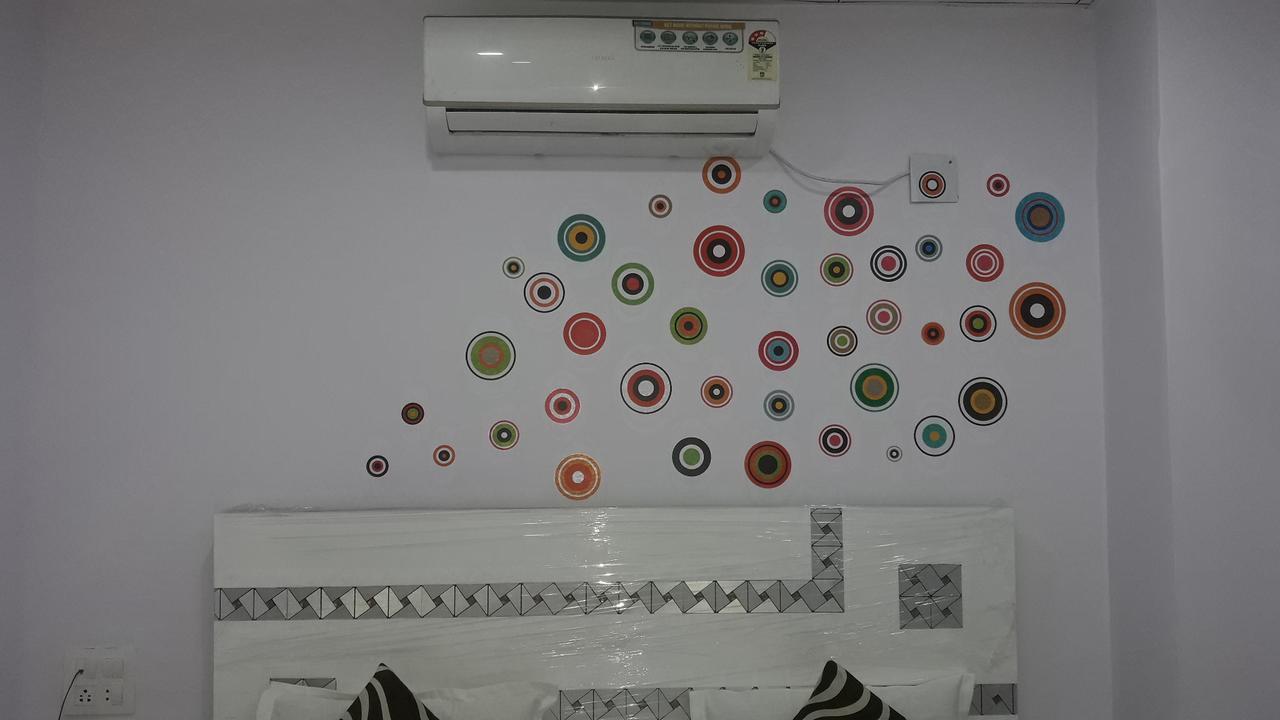 Oyo Rajdhani Guest House Faridabad Exterior foto