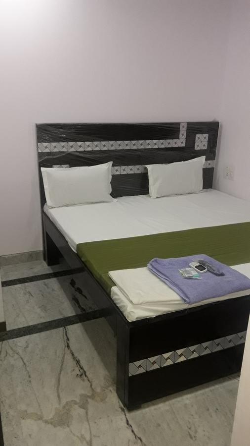 Oyo Rajdhani Guest House Faridabad Exterior foto